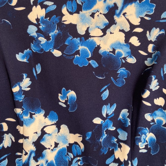 Patterned fitted midi dress - Picture 3 of 4